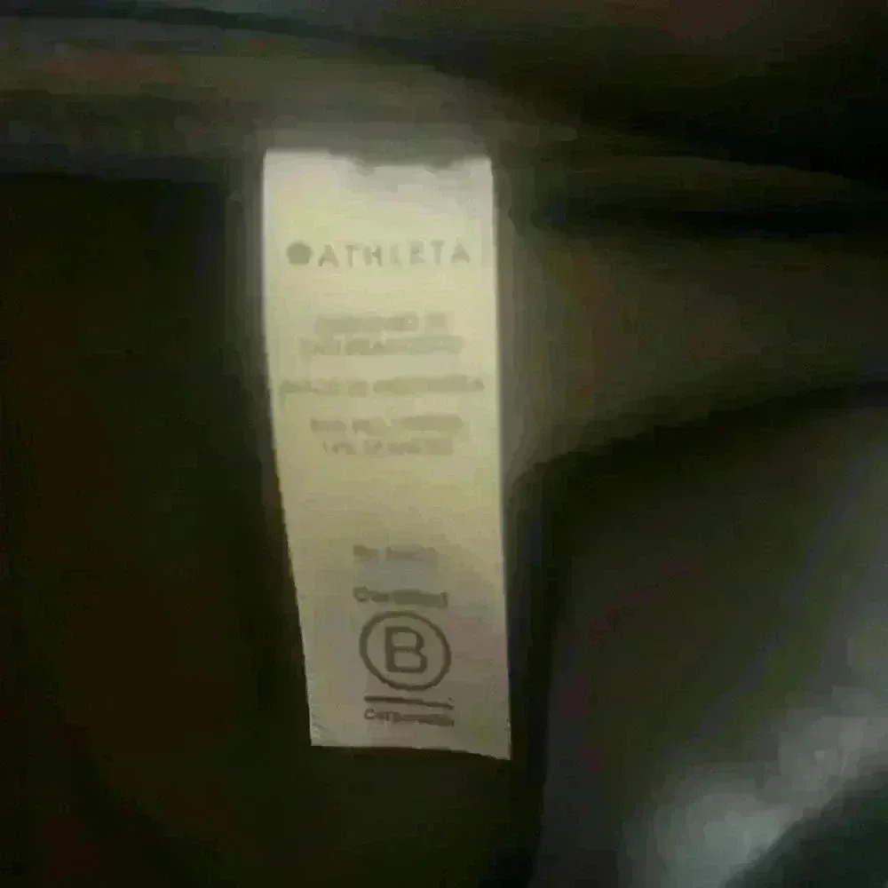 Athleta pant 4P NWOT Never worn. Greenish color. water resistant. - Picture 6 of 11